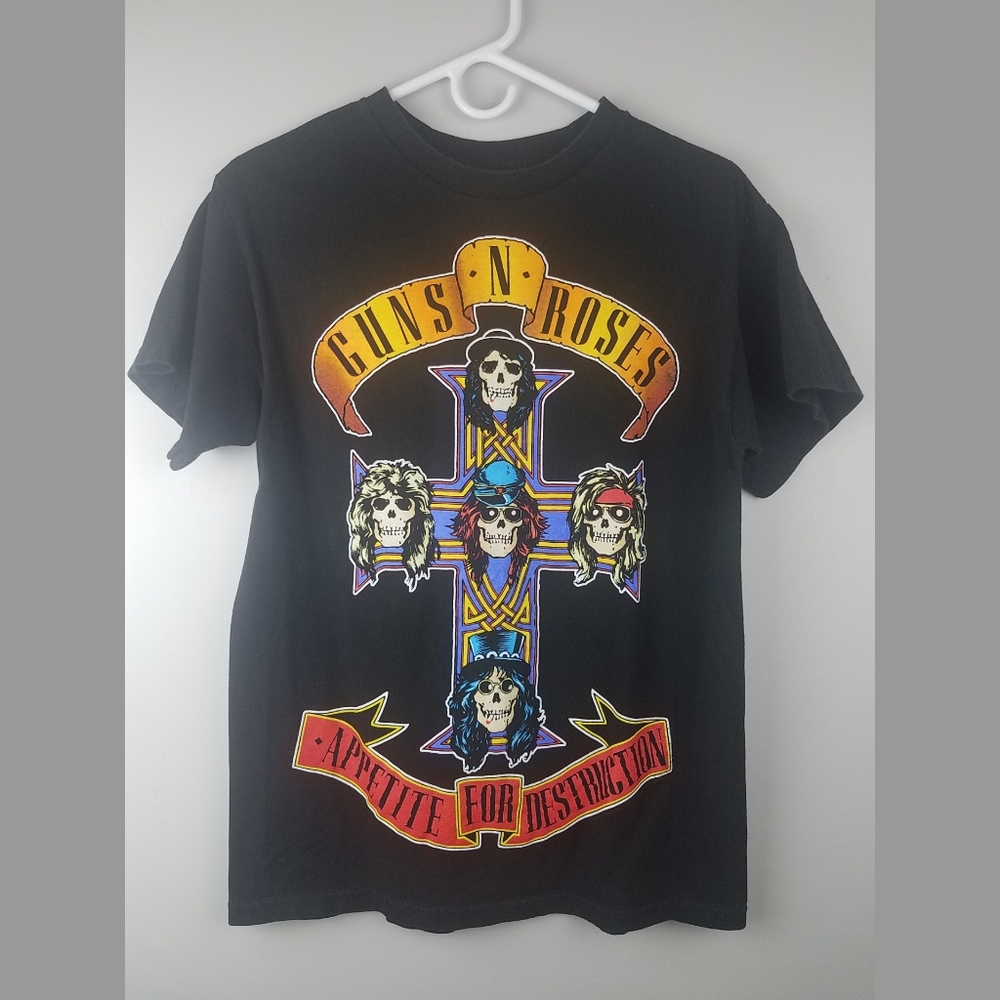 Black Guns and Roses Tshirt Small
